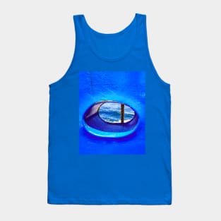 Bull´s eye in a blue iron wall from a ship. 3b Tank Top